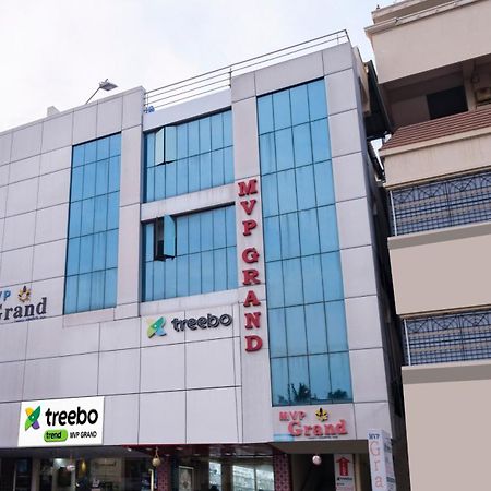 Hotel Treebo Mvp Grand Visakhapatnam Esterno foto